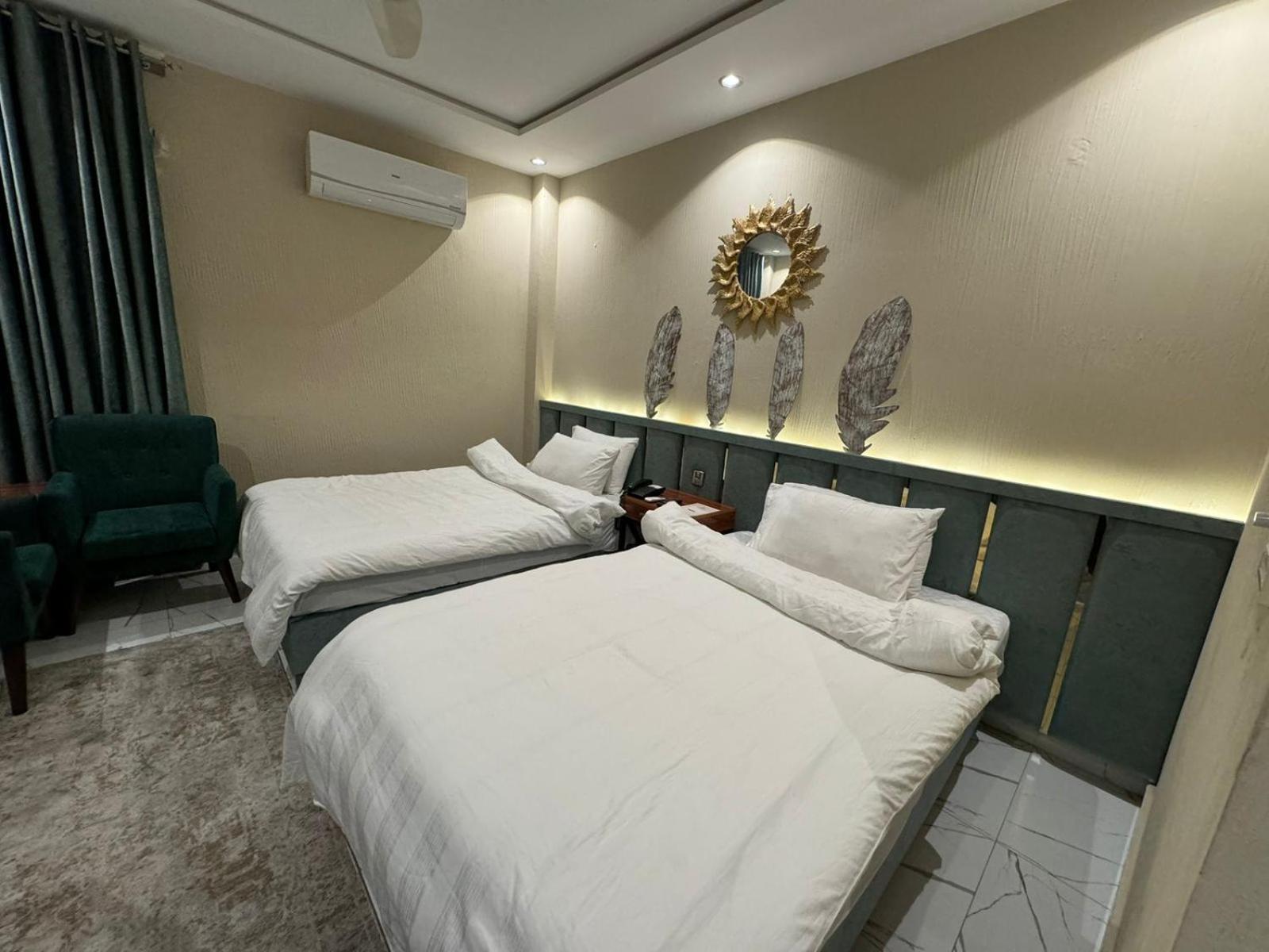 Shelton Boulevard Hotel Lahore Exterior foto